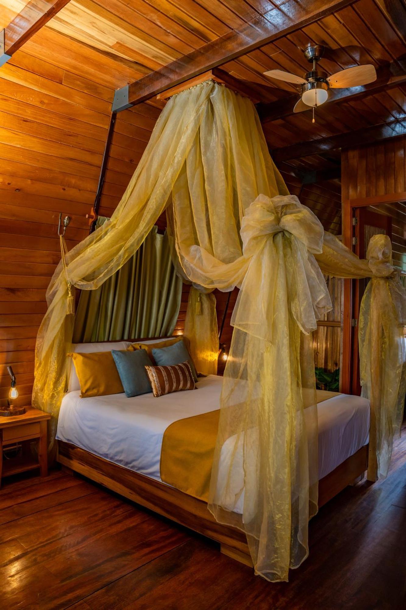 Heimatlos Amazon Lodge ปูโย ภายนอก รูปภาพ